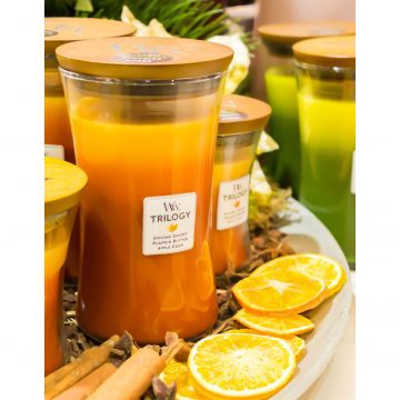 Scopri le suggestive candele Trilogy di WoodWick Candles!